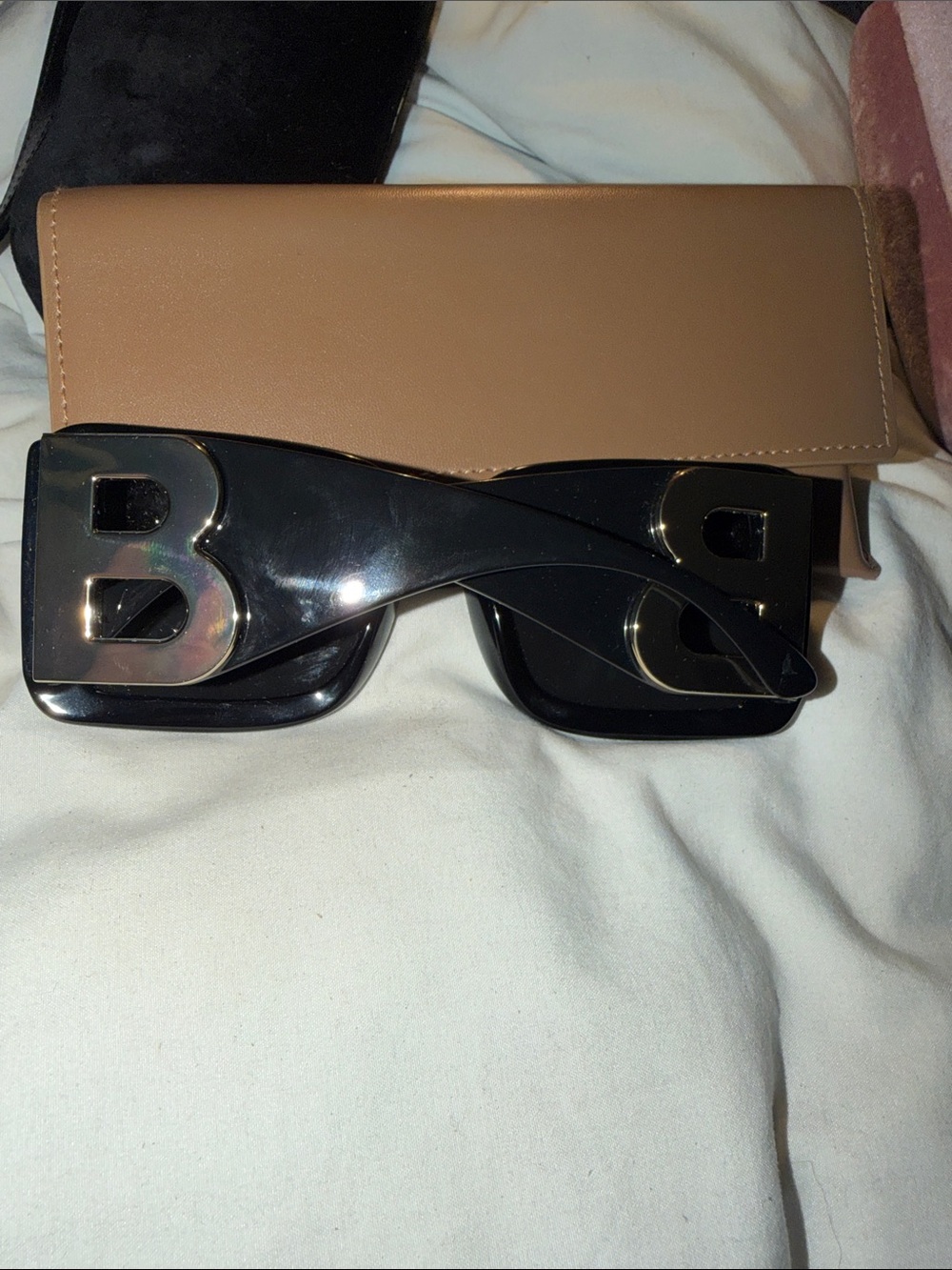 BURBERRY B SQUARE SUNGLASSES - Picture 2 of 5